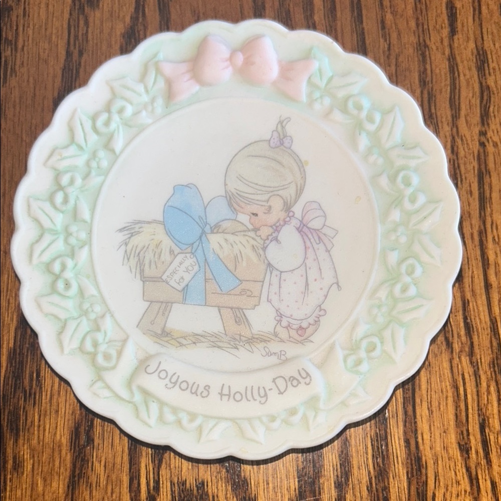 Precious Moments Joyous Holly-Day Plate (new baby gift) Pink and Green w/ stand